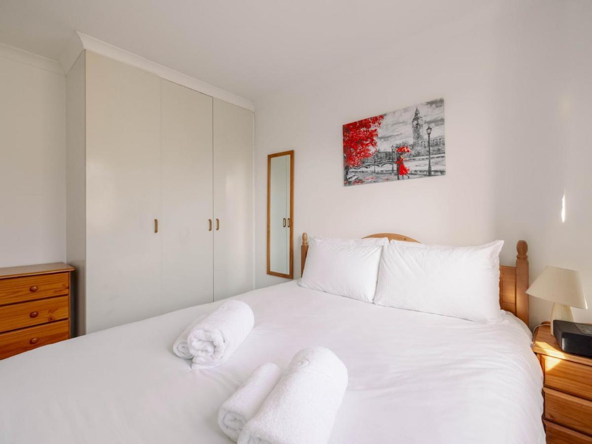 Sunny Maisonette With Views Over Canary Wharf, Лондон Экстерьер фото