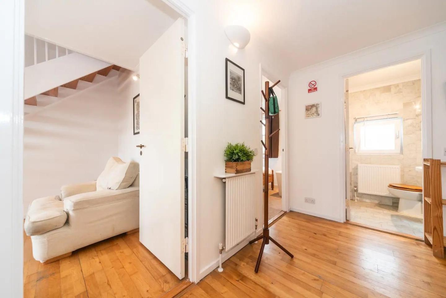 Sunny Maisonette With Views Over Canary Wharf, Лондон Экстерьер фото