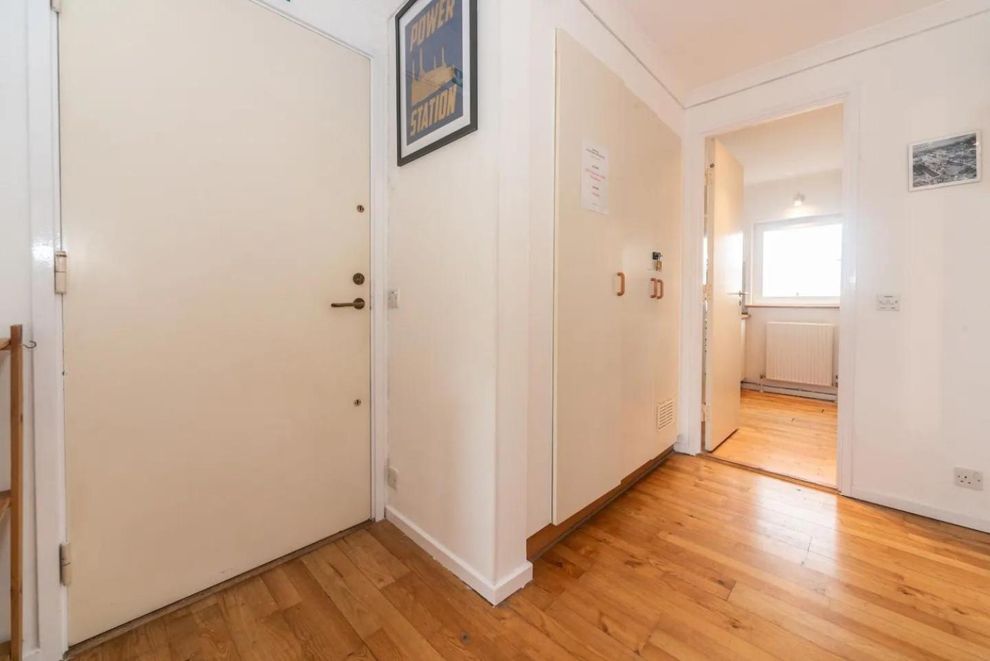 Sunny Maisonette With Views Over Canary Wharf, Лондон Экстерьер фото
