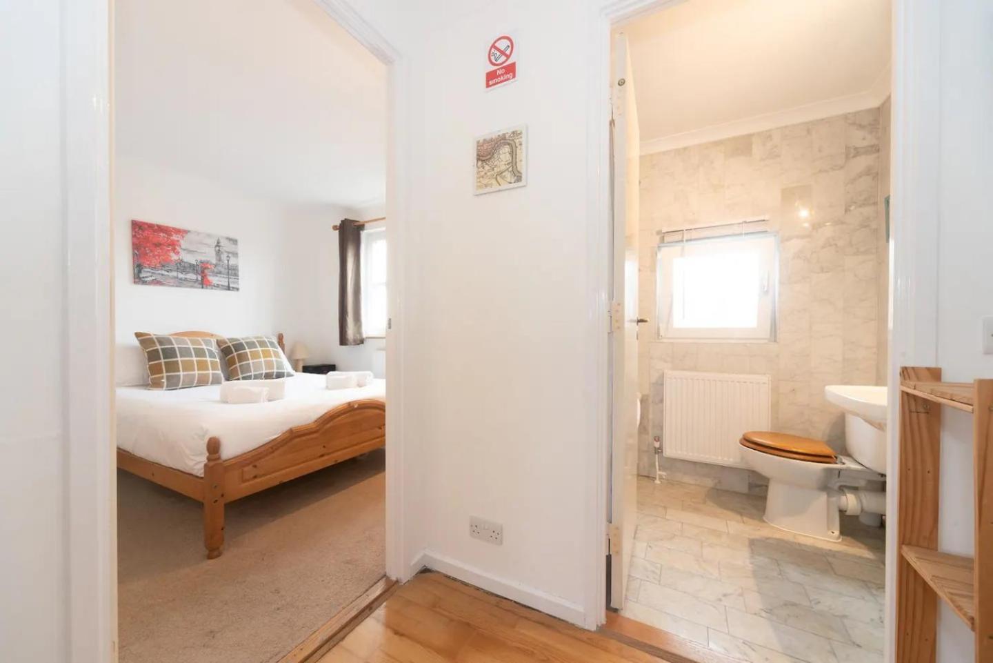 Sunny Maisonette With Views Over Canary Wharf, Лондон Экстерьер фото