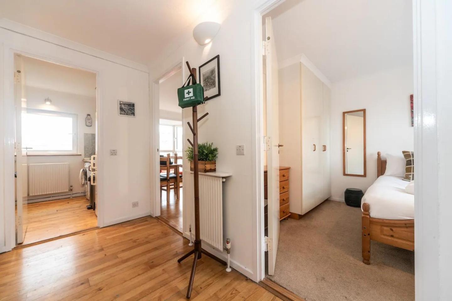 Sunny Maisonette With Views Over Canary Wharf, Лондон Экстерьер фото